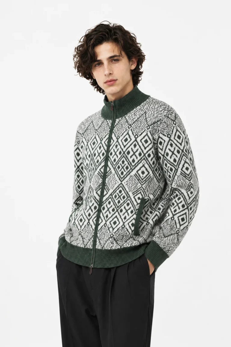 Fully Fashioned vs Cut and Sew Knitwear: Which Suits Your Collection?